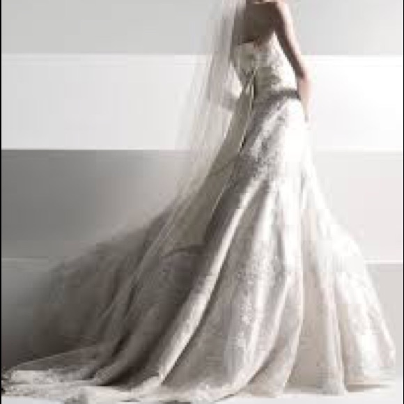 Oleg Cassini Ivory Wedding Gown 👰🏻 - Picture 7 of 7